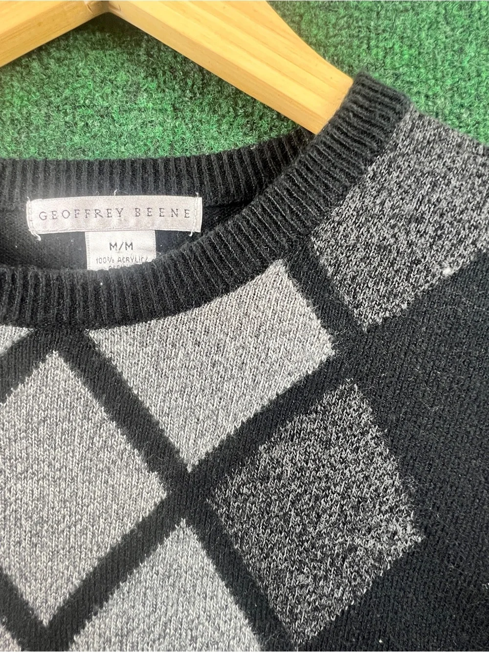 Geoffrey Beene Black Crewneck Sweater with Gray Argyle SKU 20032